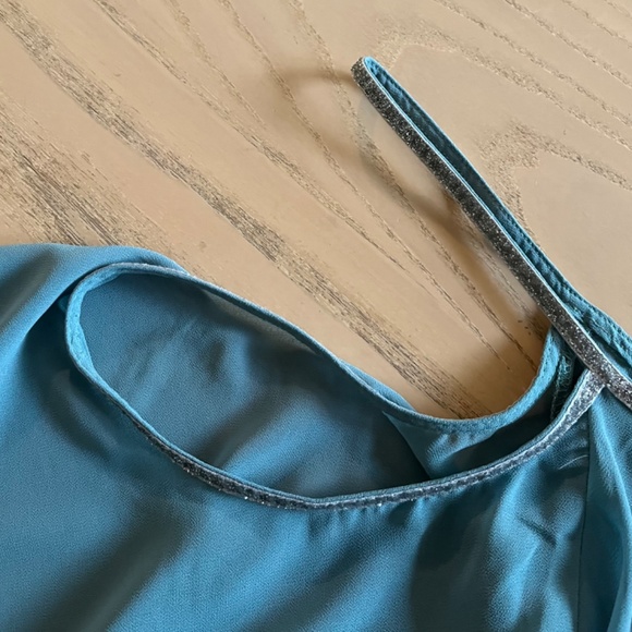 Mandee Aqua Cold Shoulder Blouse / Size Medium NWT - Picture 3 of 11